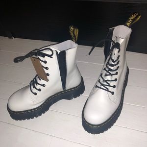 Doc Martens Jadon platform boot